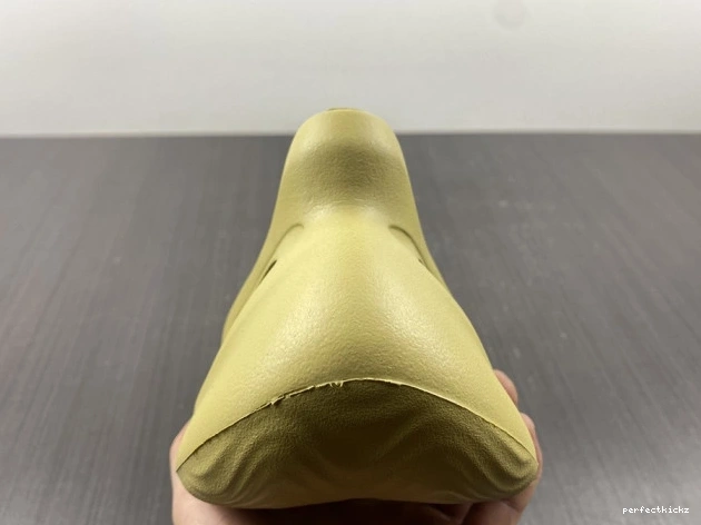 GV6775 Yeezy Foam RNNR Adidas Sulfur 0819